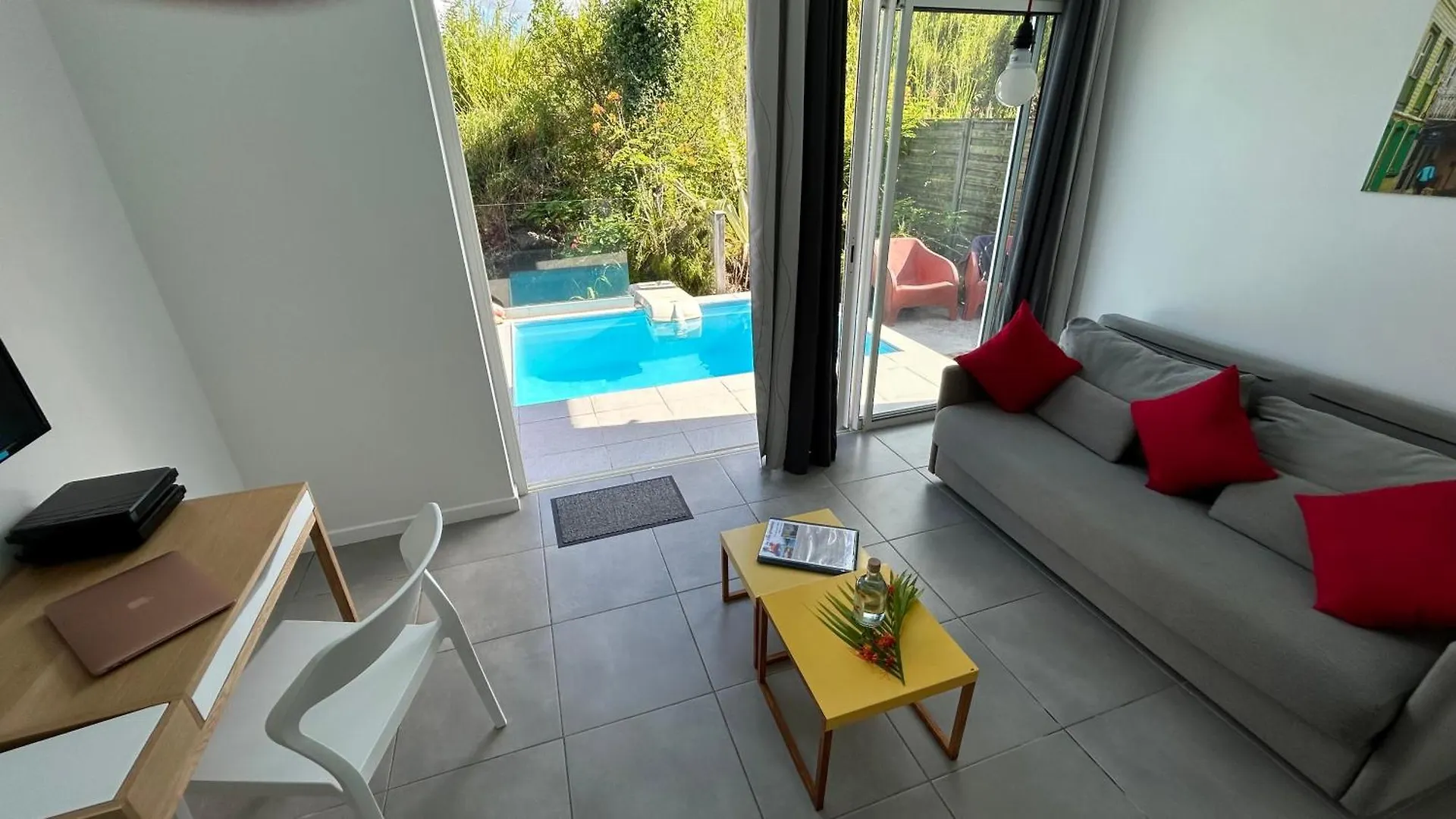 La Villa Jalna Grenadine Deux Chambres Et Piscine Privee Les Trois-Ilets 0*,